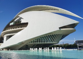 Le Palais des Arts pour dîner ou voir un spectacle à Valence